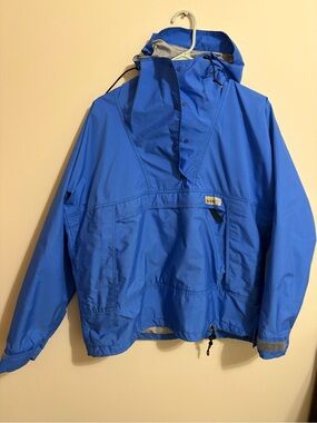 CHLOROPHYLLE- size medium woman’s vintage Goretex nylon anorak windbreaker